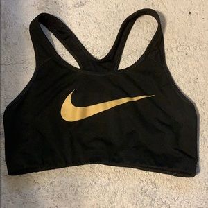 sports bra